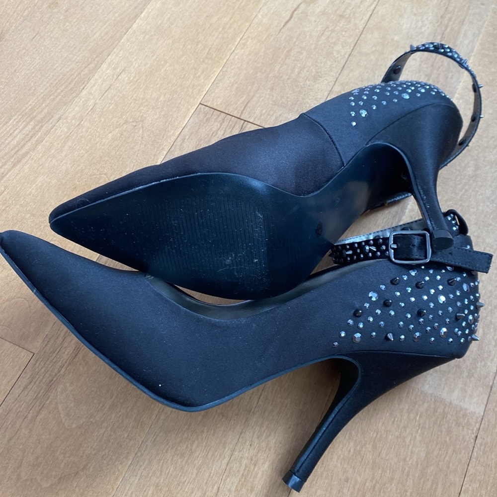 Heels - Picture 5 of 5